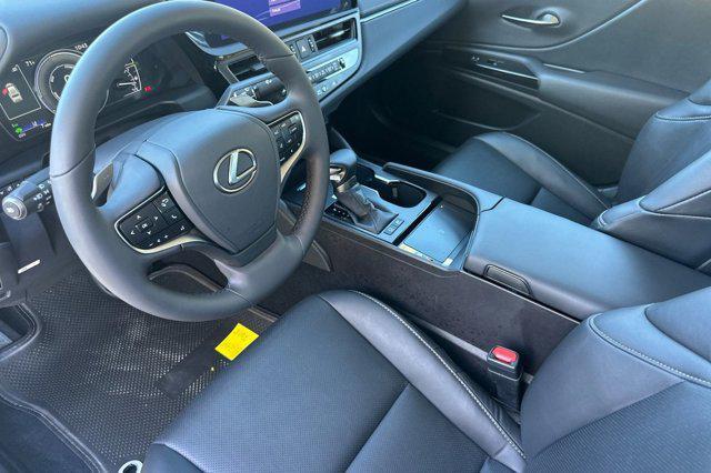 new 2025 Lexus ES 300h car, priced at $48,334