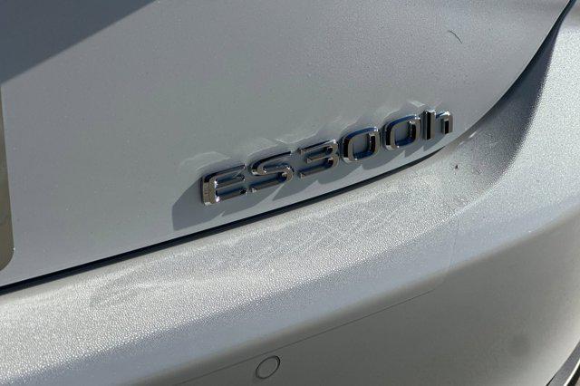 new 2025 Lexus ES 300h car, priced at $48,334