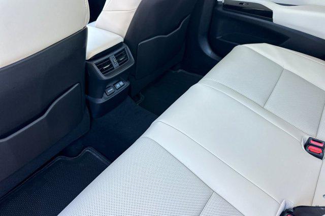 new 2025 Lexus ES 300h car, priced at $48,334