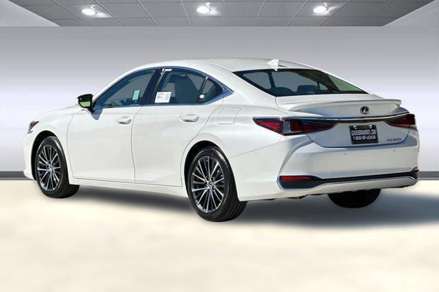 new 2025 Lexus ES 300h car, priced at $48,334