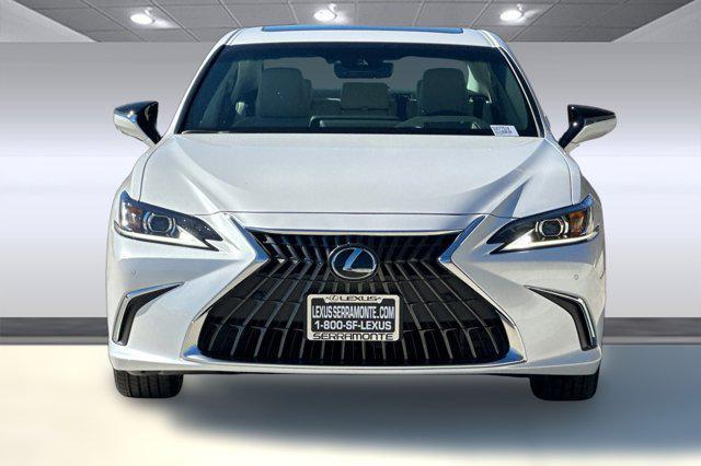 new 2025 Lexus ES 300h car, priced at $48,334