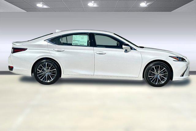 new 2025 Lexus ES 300h car, priced at $48,334