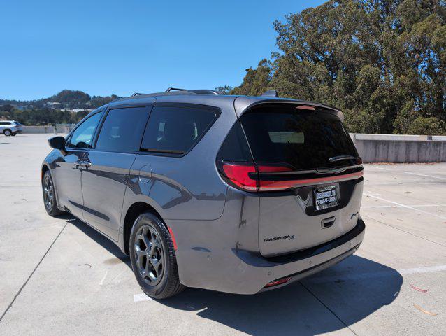 used 2022 Chrysler Pacifica Hybrid car, priced at $33,999