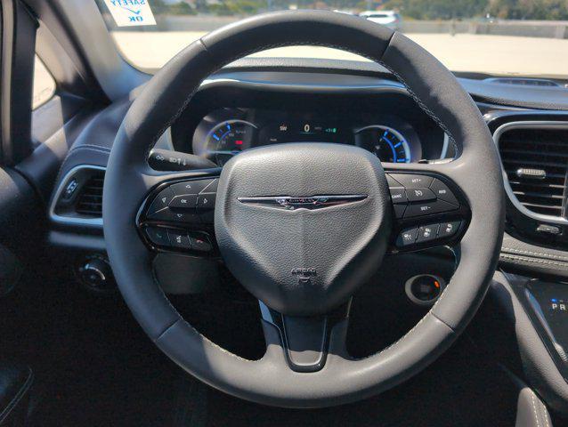 used 2022 Chrysler Pacifica Hybrid car, priced at $33,999