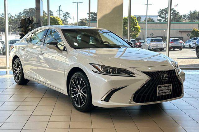 new 2025 Lexus ES 300h car, priced at $50,891