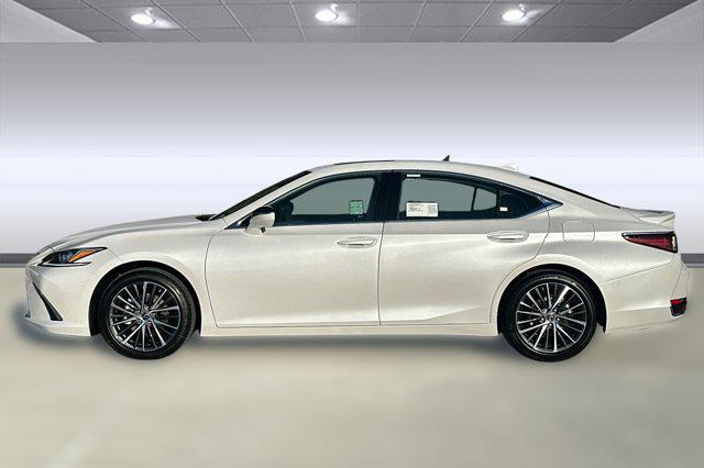 new 2025 Lexus ES 300h car, priced at $47,504