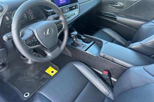 new 2025 Lexus ES 300h car, priced at $47,504