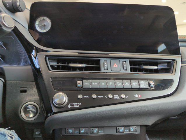 new 2025 Lexus ES 300h car, priced at $51,050