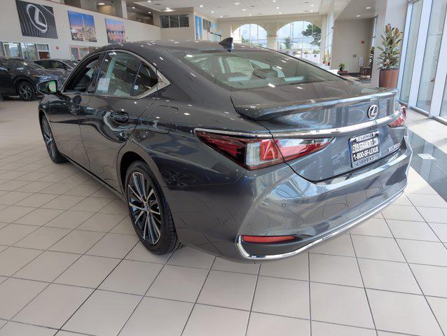new 2025 Lexus ES 300h car, priced at $51,050
