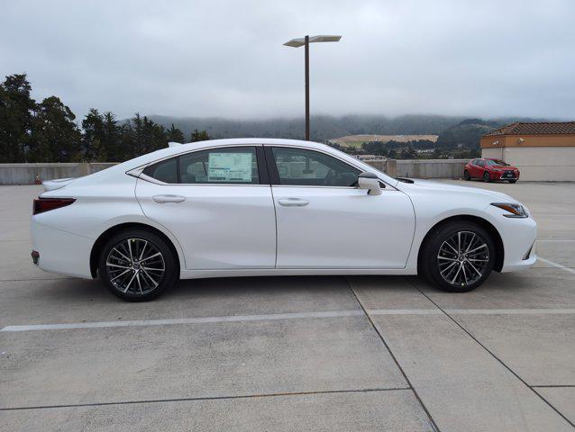 new 2025 Lexus ES 300h car, priced at $50,179