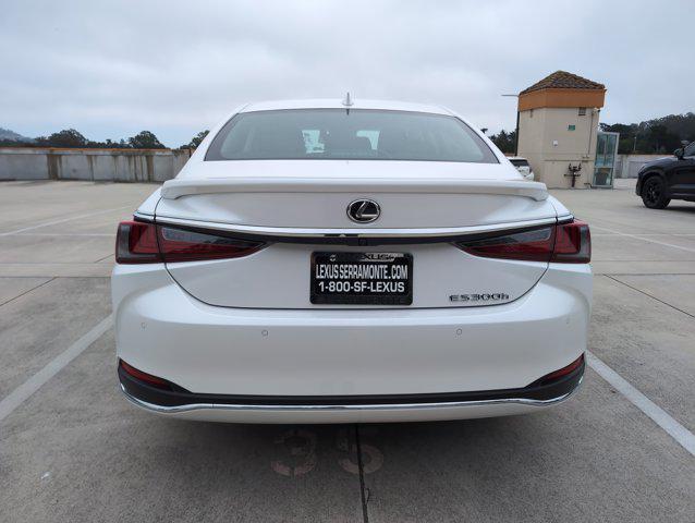new 2025 Lexus ES 300h car, priced at $50,179