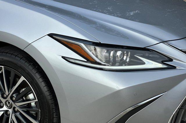 used 2025 Lexus ES 300h car, priced at $43,798
