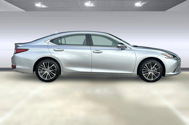 used 2025 Lexus ES 300h car, priced at $43,798