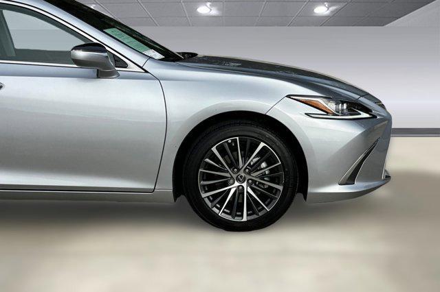 used 2025 Lexus ES 300h car, priced at $43,798