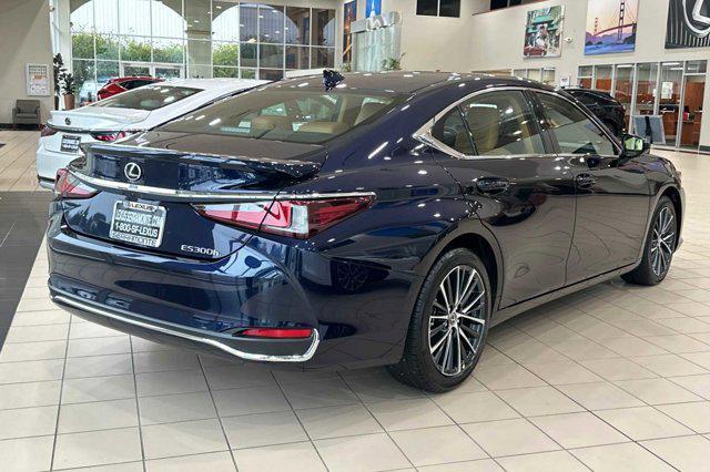 new 2025 Lexus ES 300h car, priced at $47,901