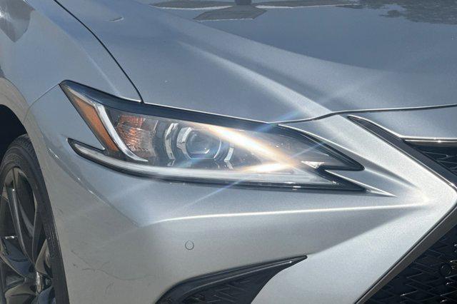 new 2025 Lexus ES 300h car, priced at $49,079