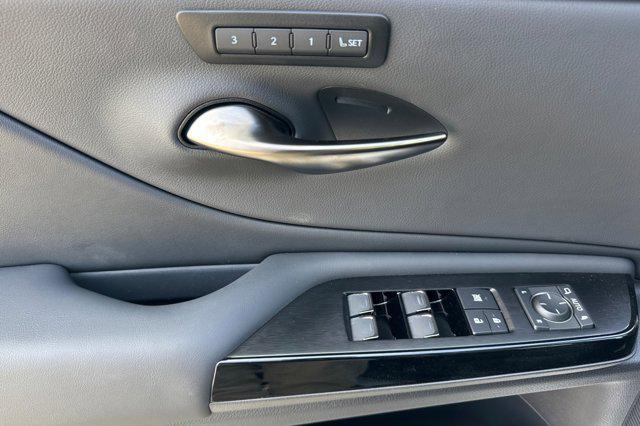 new 2025 Lexus ES 300h car, priced at $49,079