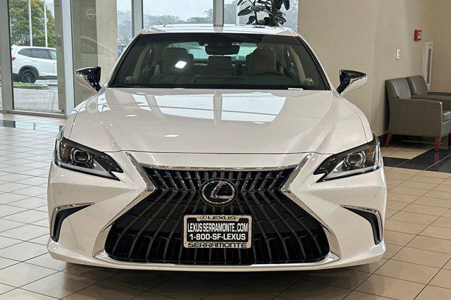 new 2025 Lexus ES 300h car, priced at $48,021