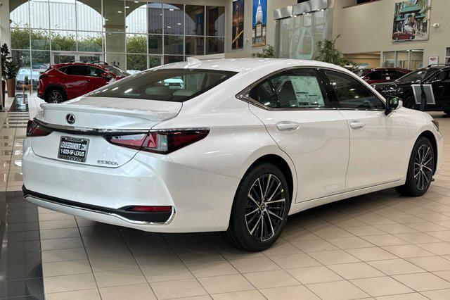 new 2025 Lexus ES 300h car, priced at $48,021