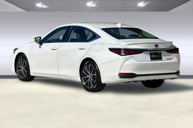 used 2025 Lexus ES 300h car, priced at $44,388