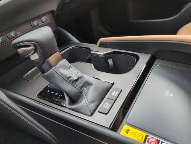 new 2025 Lexus ES 300h car, priced at $47,899