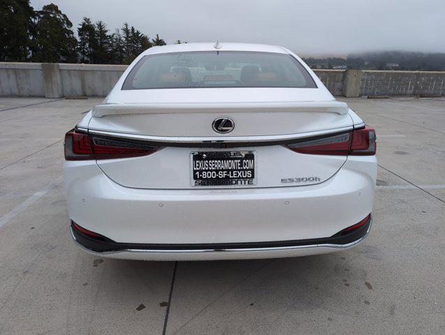 new 2025 Lexus ES 300h car, priced at $47,899