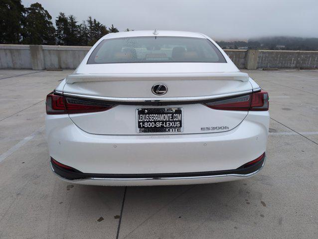 new 2025 Lexus ES 300h car, priced at $49,899