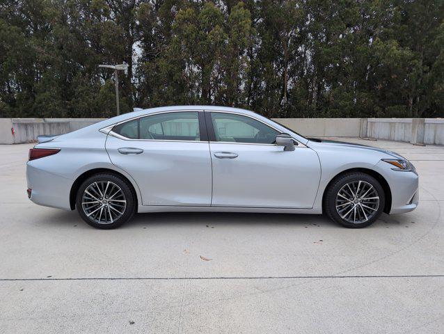 used 2022 Lexus ES 300h car, priced at $34,999