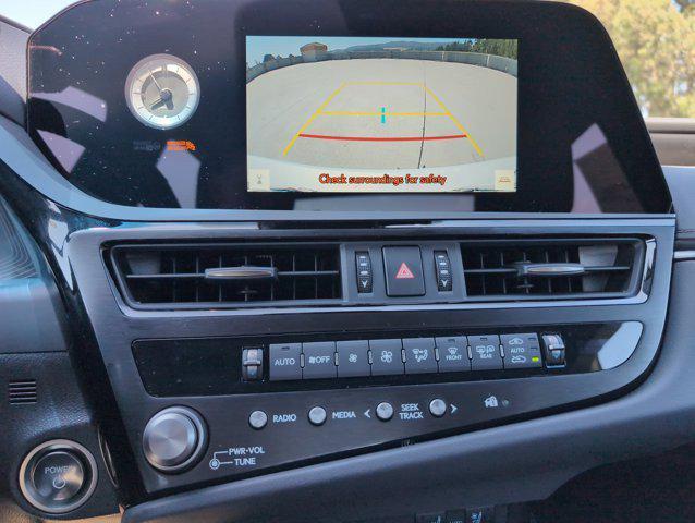 new 2025 Lexus ES 300h car, priced at $47,314