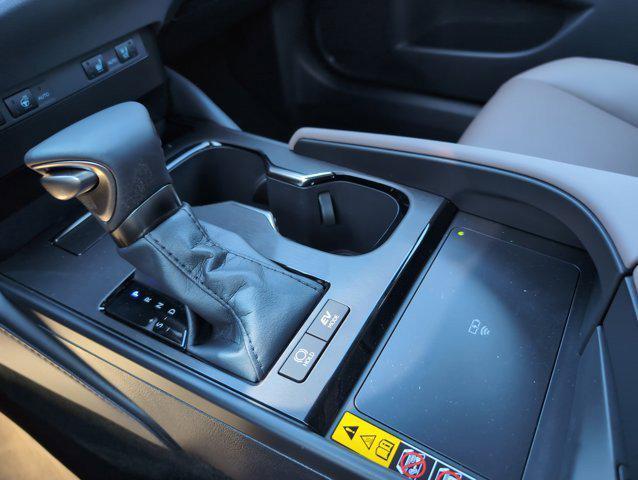 new 2025 Lexus ES 300h car, priced at $47,314
