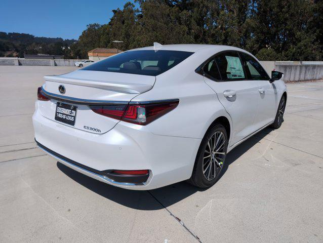 new 2025 Lexus ES 300h car, priced at $47,314