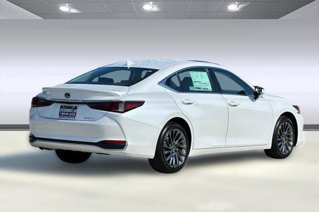 new 2025 Lexus ES 300h car, priced at $56,544