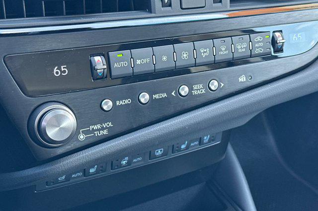 new 2025 Lexus ES 300h car, priced at $56,544