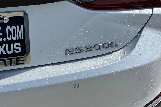 new 2025 Lexus ES 300h car, priced at $56,544