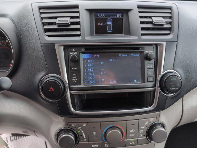 used 2013 Toyota Highlander car, priced at $9,599
