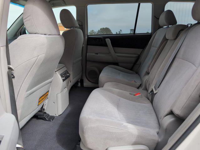 used 2013 Toyota Highlander car, priced at $9,599