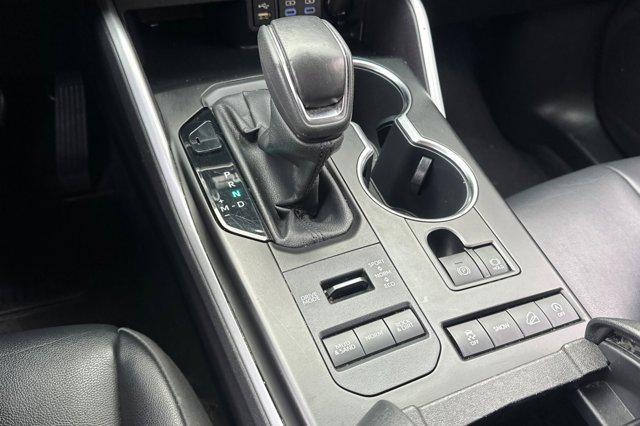 used 2022 Toyota Highlander car, priced at $31,697