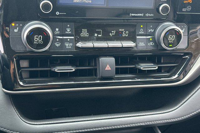 used 2022 Toyota Highlander car, priced at $31,697