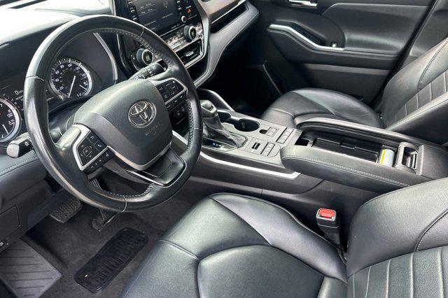 used 2022 Toyota Highlander car, priced at $31,697