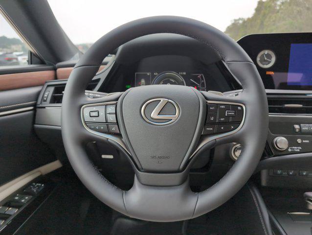 new 2025 Lexus ES 300h car, priced at $49,149