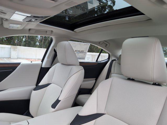 new 2025 Lexus ES 300h car, priced at $49,149