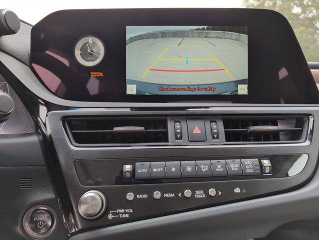 new 2025 Lexus ES 300h car, priced at $49,149