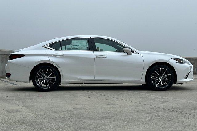 new 2024 Lexus ES 300h car, priced at $48,313