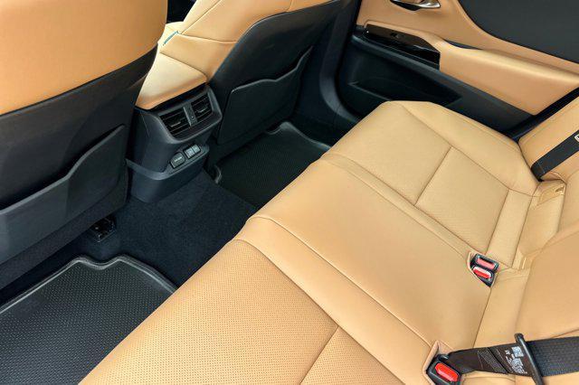 new 2025 Lexus ES 300h car, priced at $51,411