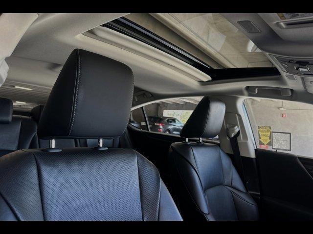 new 2024 Lexus ES 350 car, priced at $43,031