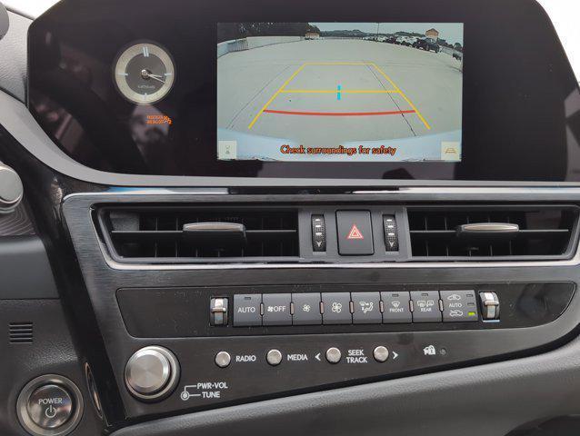 new 2025 Lexus ES 300h car, priced at $46,894