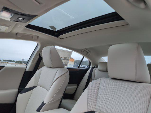 new 2025 Lexus ES 300h car, priced at $48,894