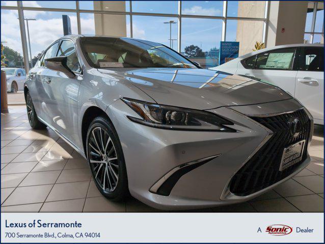 new 2025 Lexus ES 300h car, priced at $51,242