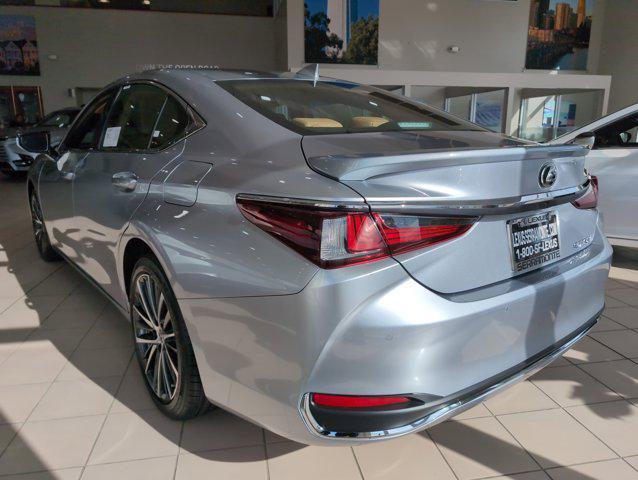 new 2025 Lexus ES 300h car, priced at $51,242
