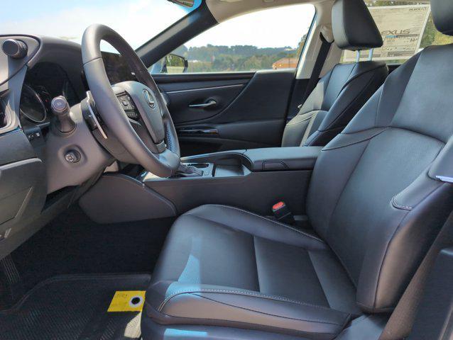 new 2025 Lexus ES 300h car, priced at $49,084